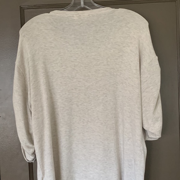 Women’s gap tee with ruched arms size medium - Picture 4 of 4
